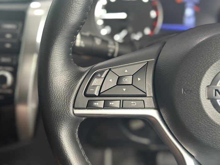 2022 Nissan Navara ST-X