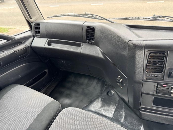 2011 Hino 700 Series SS2848 WHITE