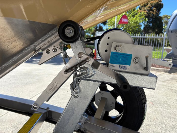 2026 QUINTREX 481 Hornet Pro