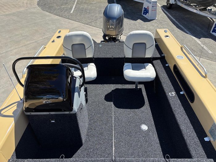 2026 QUINTREX 481 Hornet Pro