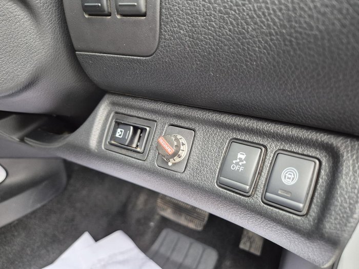 2023 Nissan Navara ST-X