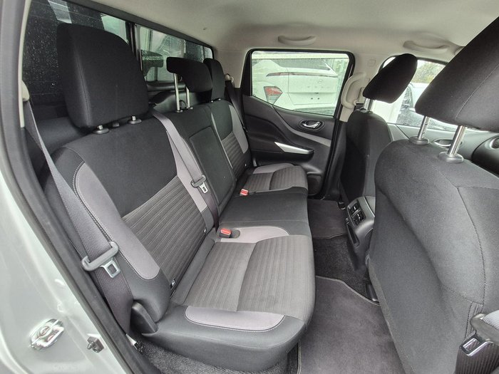 2023 Nissan Navara ST-X