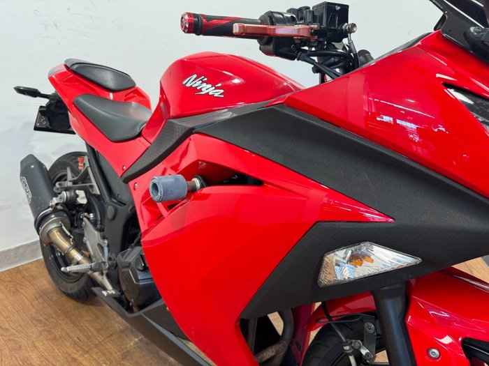 2016 Kawasaki NINJA 300 RED