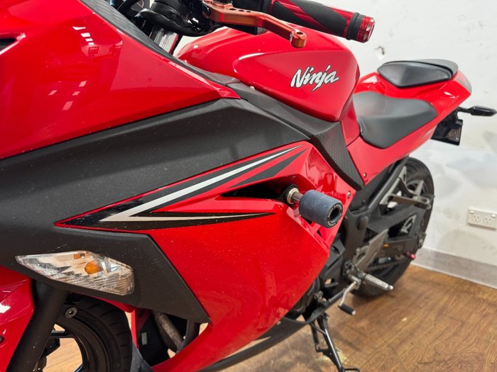 2016 Kawasaki NINJA 300 RED