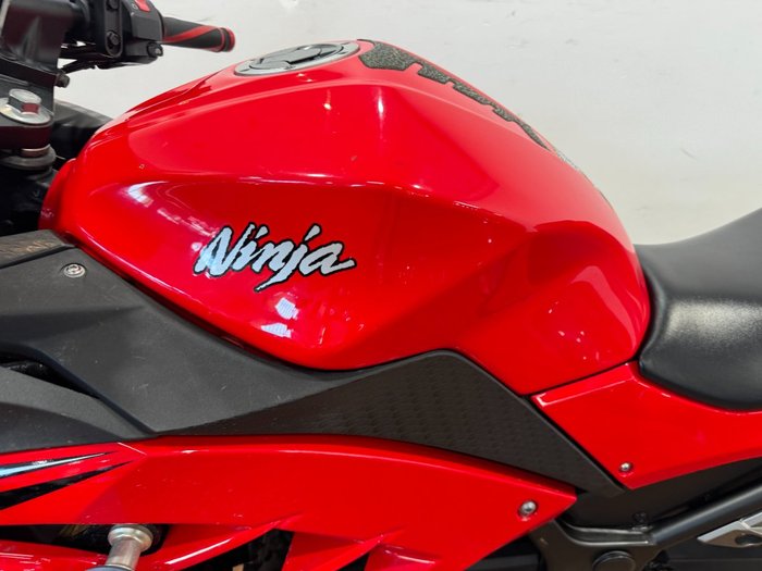 2016 Kawasaki NINJA 300 RED