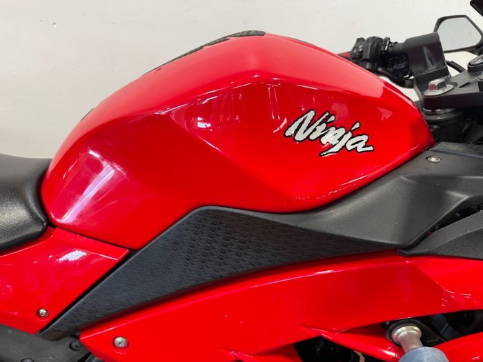 2016 Kawasaki NINJA 300 RED