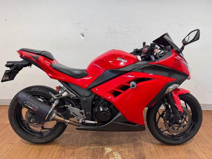 2016 Kawasaki NINJA 300 RED