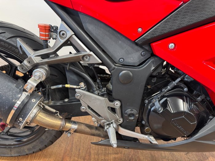 2016 Kawasaki NINJA 300 RED