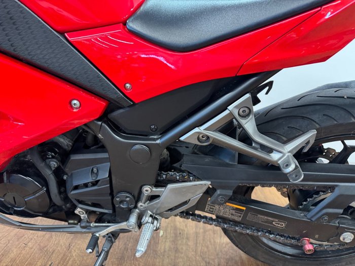 2016 Kawasaki NINJA 300 RED