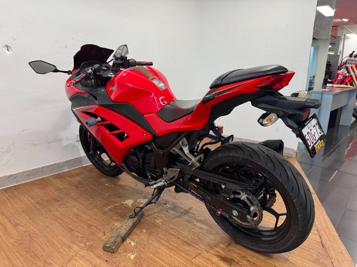 2016 Kawasaki NINJA 300 RED