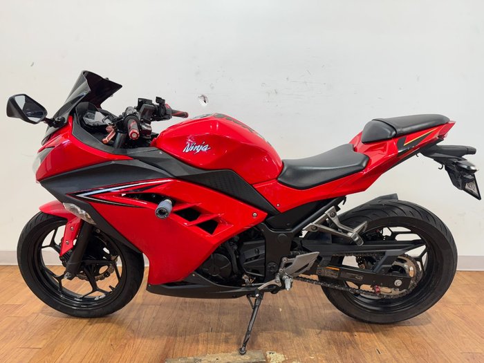 2016 Kawasaki NINJA 300 RED