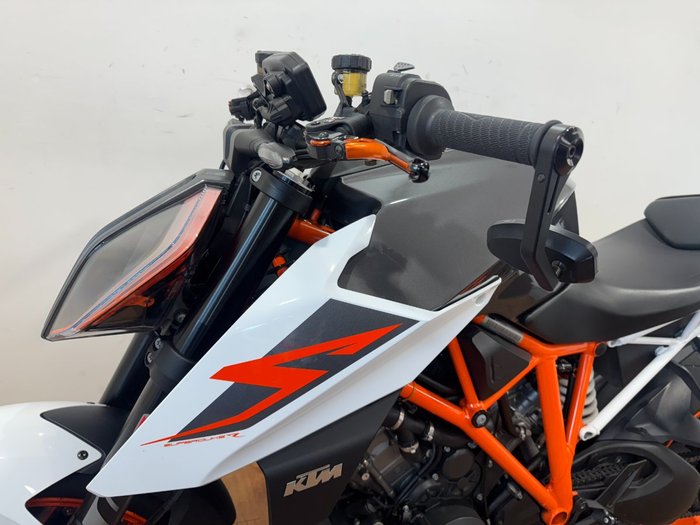 2017 Ktm 1290 SUPER DUKE R White/Grey