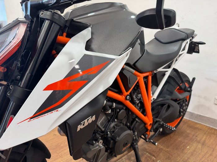 2017 Ktm 1290 SUPER DUKE R White/Grey