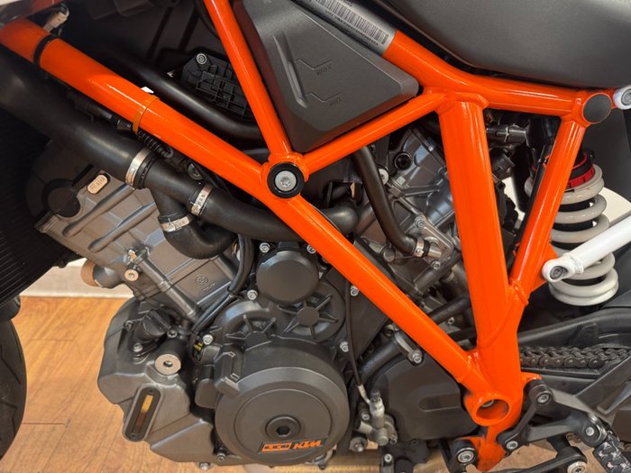 2017 Ktm 1290 SUPER DUKE R White/Grey