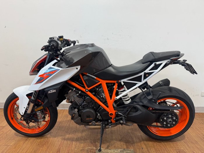 2017 Ktm 1290 SUPER DUKE R White/Grey
