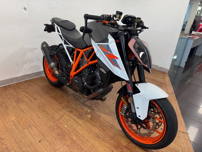 2017 Ktm 1290 SUPER DUKE R White/Grey