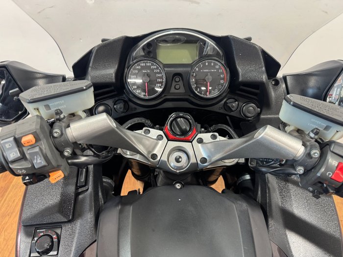 2013 Kawasaki 1400 GTR ABS (K-ACT) MAROON