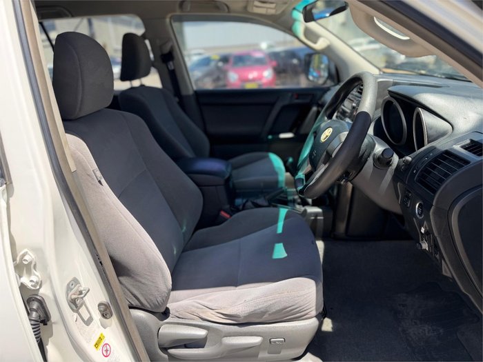 2011 TOYOTA LANDCRUISER PRADO GX (4x4)