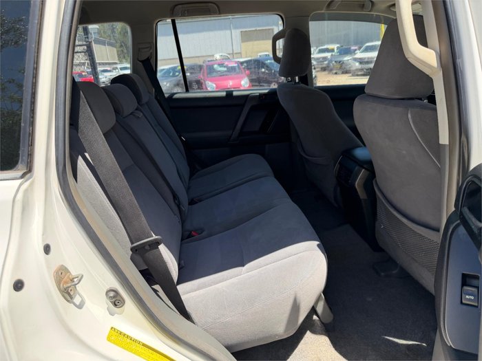 2011 TOYOTA LANDCRUISER PRADO GX (4x4)