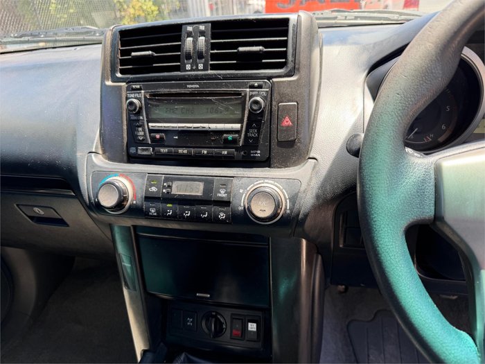 2011 TOYOTA LANDCRUISER PRADO GX (4x4)