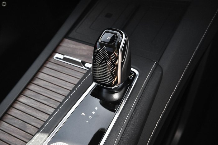 2025 MG QS Essence IS31 MY25 AWD Pearl White