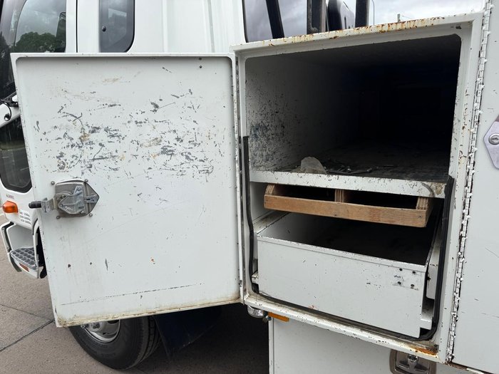 2013 Fuso Fighter 1024 WHITE