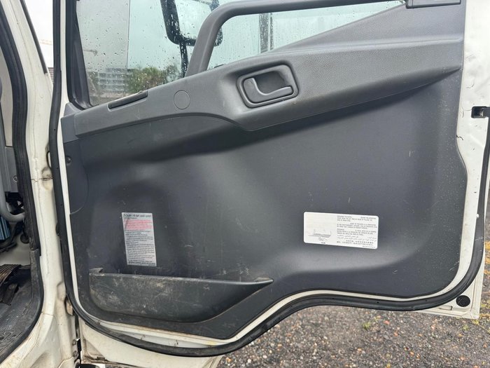 2013 Fuso Fighter 1024 WHITE