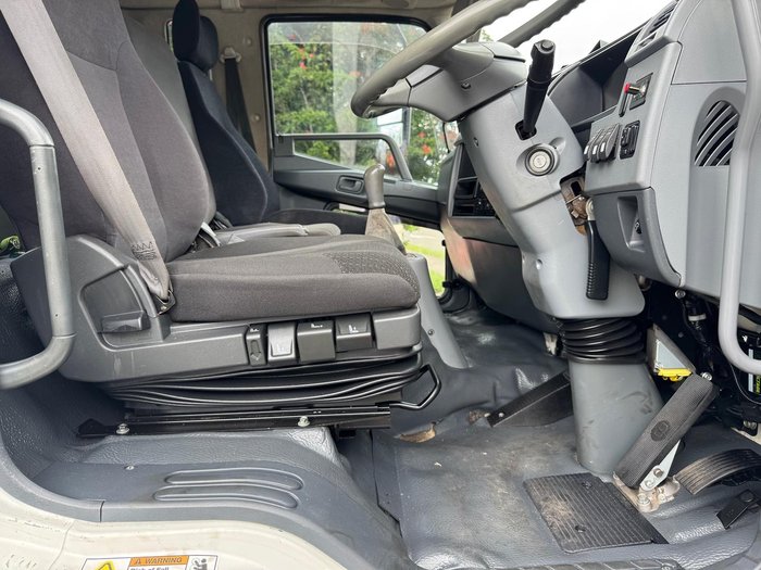 2013 Fuso Fighter 1024 WHITE