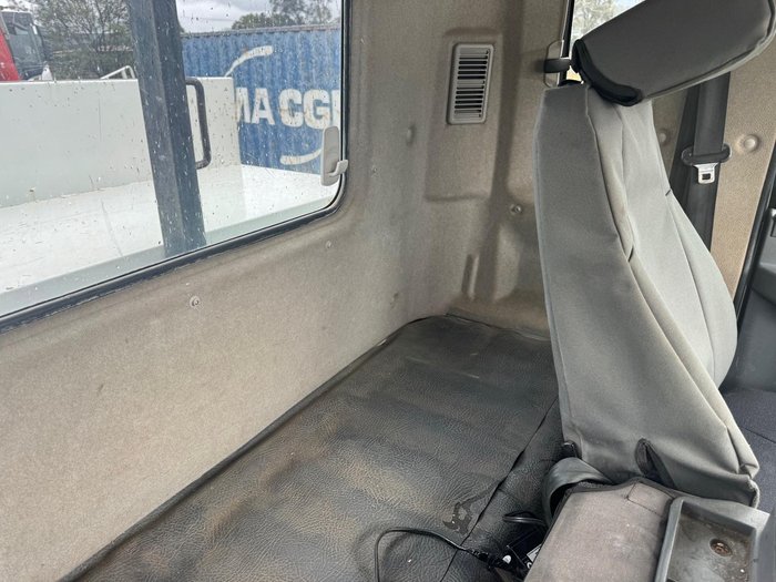 2013 Fuso Fighter 1024 WHITE