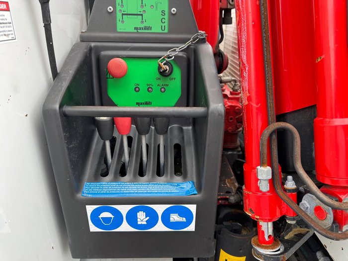 2013 Fuso Fighter 1024 WHITE