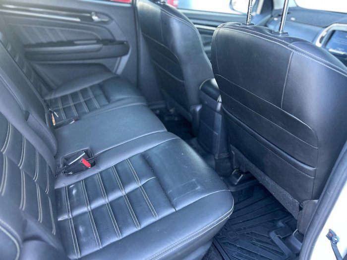 2020 Isuzu MU-X LS-T