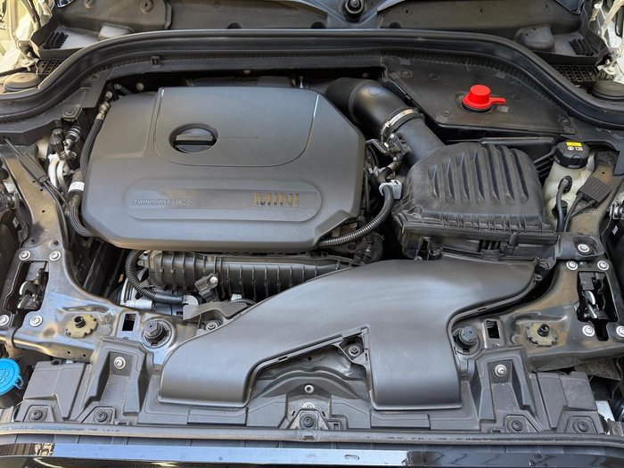 2021 MINI Hatch Cooper Classic F55 LCI-2 Pepper White