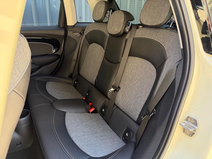 2021 MINI Hatch Cooper Classic F55 LCI-2 Pepper White