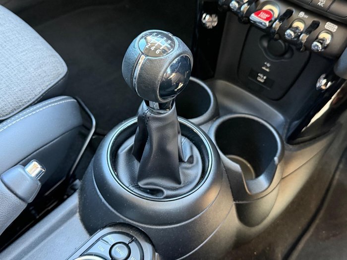 2021 MINI Hatch Cooper Classic F55 LCI-2 Pepper White