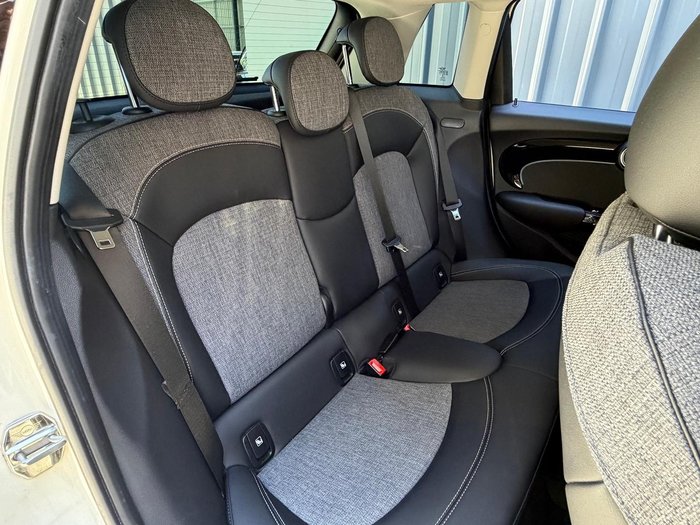 2021 MINI Hatch Cooper Classic F55 LCI-2 Pepper White