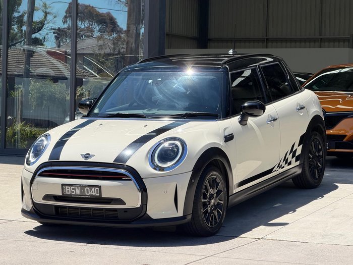 2021 MINI Hatch Cooper Classic F55 LCI-2 Pepper White