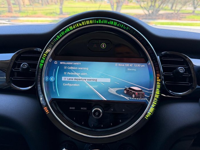 2021 MINI Hatch Cooper Classic F55 LCI-2 Pepper White