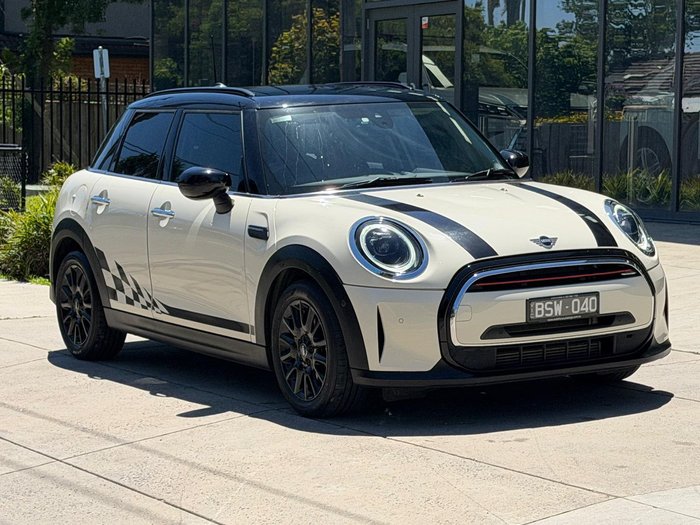 2021 MINI Hatch Cooper Classic F55 LCI-2 Pepper White