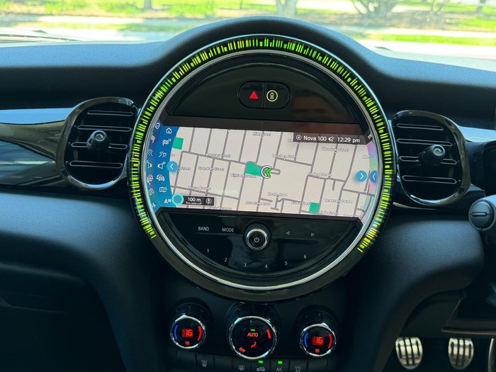 2021 MINI Hatch Cooper Classic F55 LCI-2 Pepper White