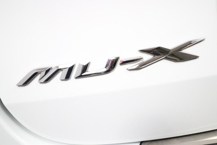 2022 Isuzu MU-X LS-M