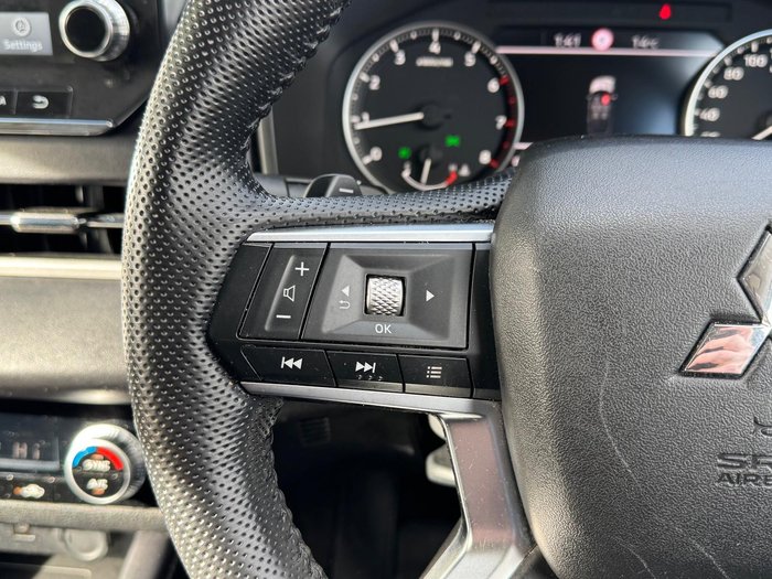 2022 Mitsubishi Outlander LS