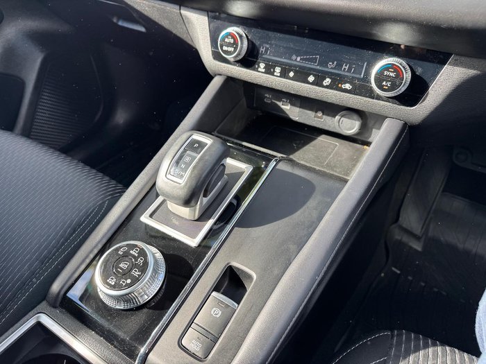 2022 Mitsubishi Outlander LS