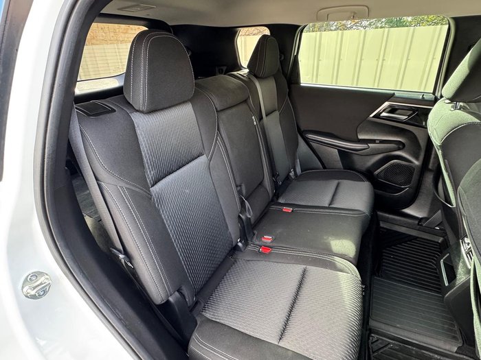 2022 Mitsubishi Outlander LS