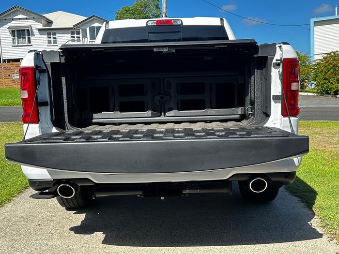 2024 RAM 1500 Laramie Sport Hurricane SO RamBox DT MY25 4X4 Dual Range Bright White