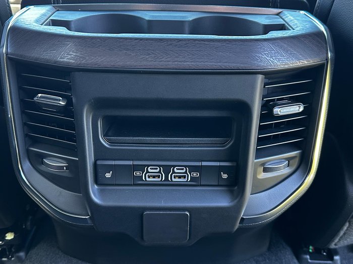 2024 RAM 1500 Laramie Sport Hurricane SO RamBox DT MY25 4X4 Dual Range Bright White