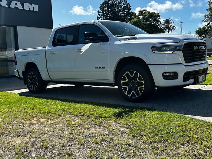 2024 RAM 1500 Laramie Sport Hurricane SO RamBox DT MY25 4X4 Dual Range Bright White