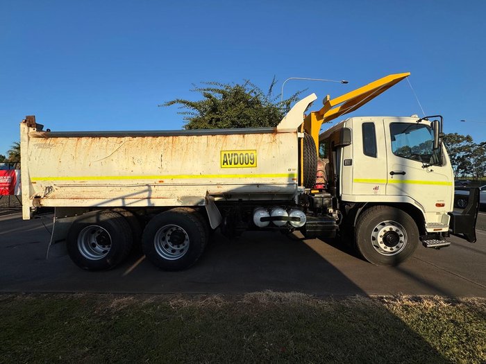 2013 Fuso Fighter 2427 WHITE