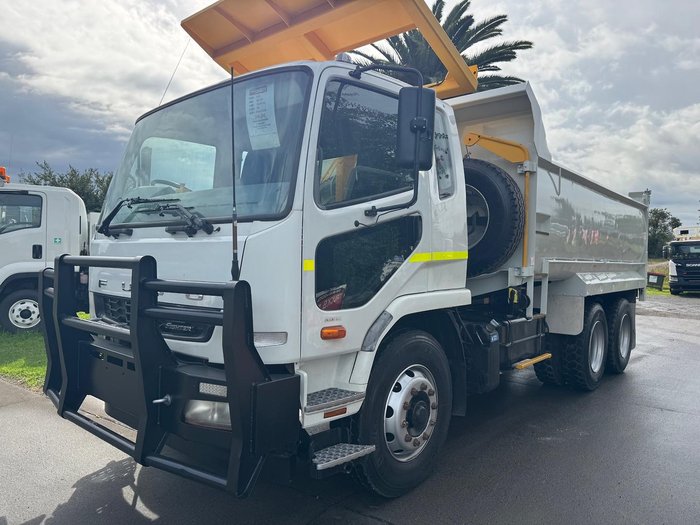 2013 Fuso Fighter 2427 WHITE