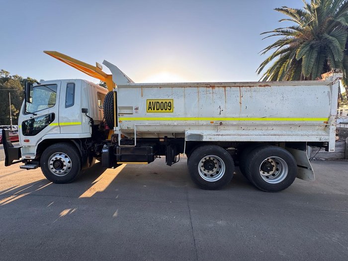 2013 Fuso Fighter 2427 WHITE