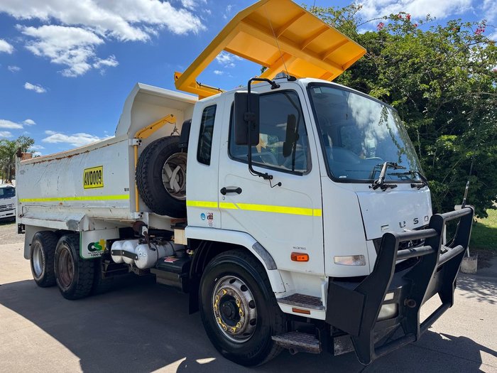 2013 Fuso Fighter 2427 WHITE